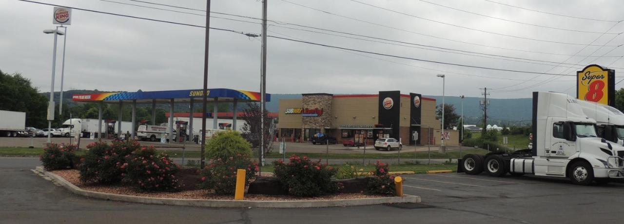 Super 8 By Wyndham Mifflinville Near Bloomsburg Exterior photo